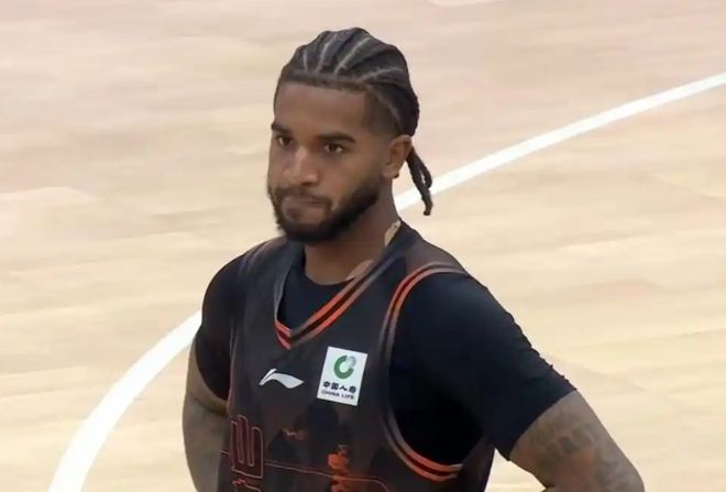 中国男篮中锋徐昕暂不参加NBA夏季联赛