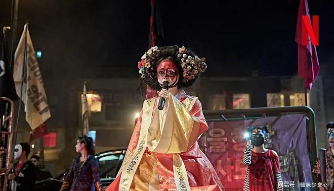 一夜封神一夜瘫痪,49岁国足名宿如今干餐饮店谋生,还靠父母照顾