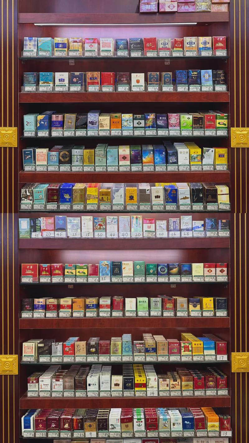 詹姆斯大概率降薪续约!多队争抢里夫斯 湖人报价凯斯勒风险极高