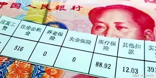 一哄而散!热门户外公园遭突袭执法检查:户外天体和性行为的风险