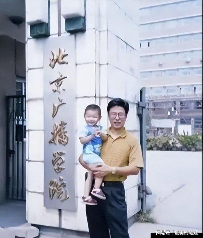 苦战晋级,郑钦文直言感谢科贝尔!