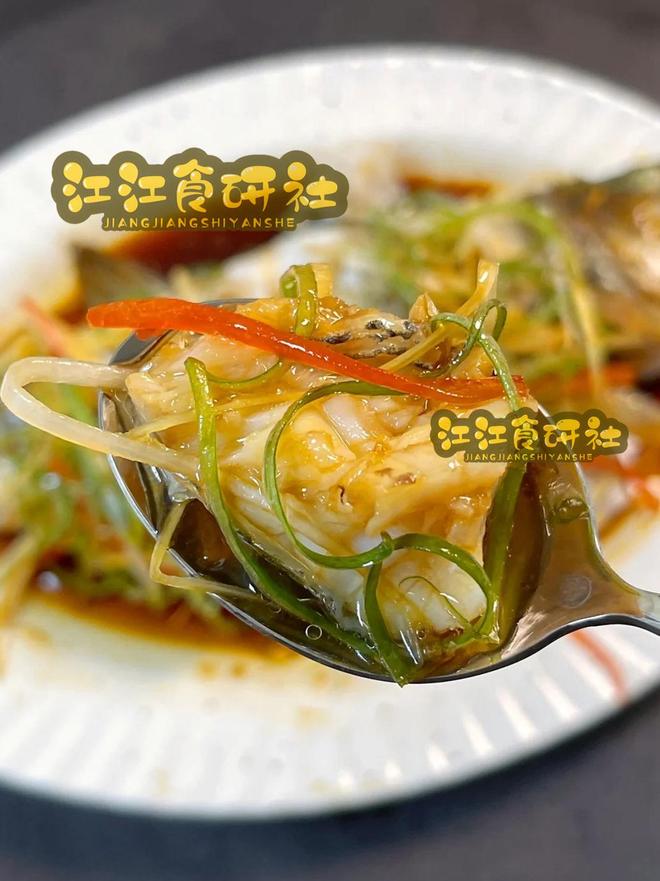 首款完整“韬定律”芯片落地,余承东现场称“史上最强”