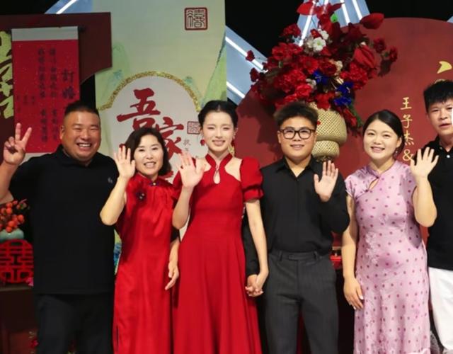足球圈地震!多国足协联合炮轰国际足联最近足球圈闹出一件大事,说出来你可能不信——国际足联被它的“下属们”集体开炮了