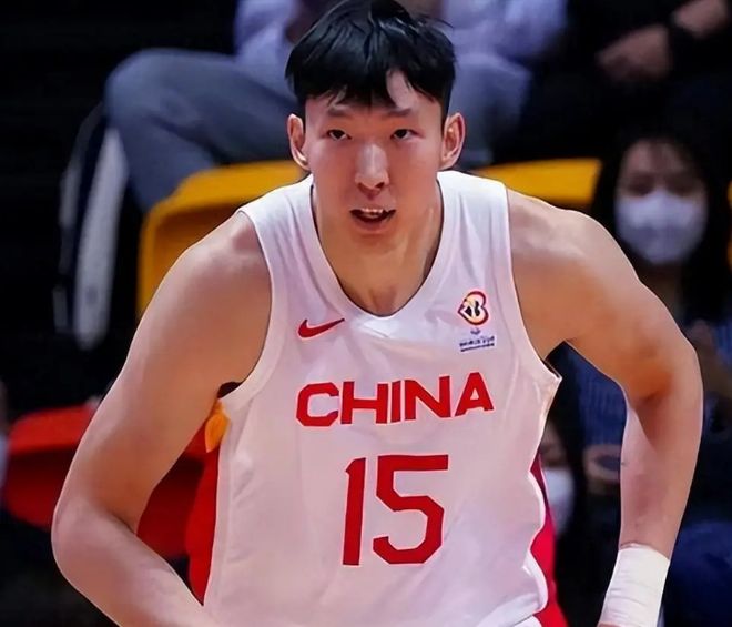 25岁切尔西旧将梅开二度,维拉6