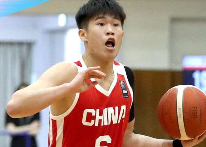 66岁大爷再婚10天就分手,55岁女士:他不要脸,大爷:她更不要脸