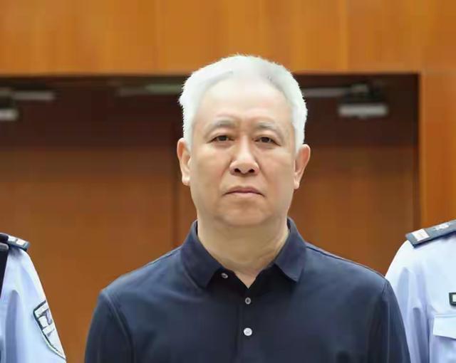 费迪南德爱子签约英超队，曼联名宿发四字感言